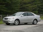 Toyota Camry XLE 2004 года (US)